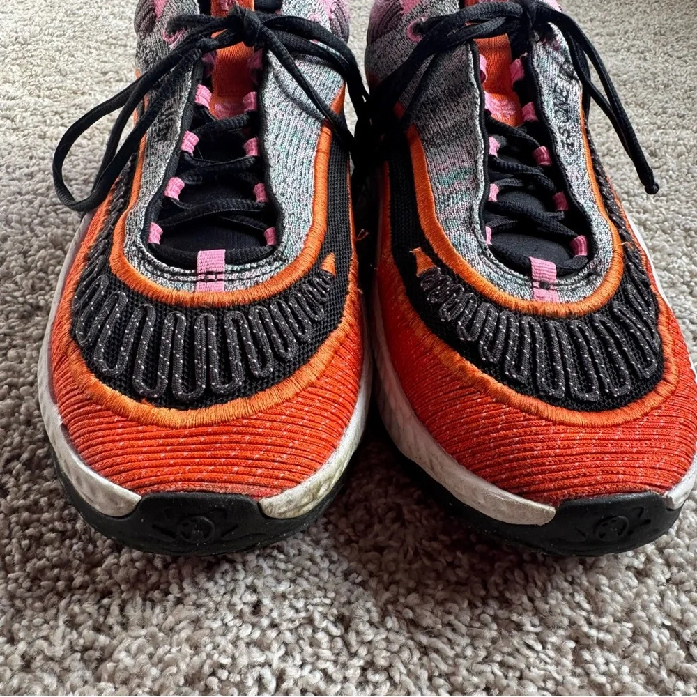 Nike Cosmic Unity 3 One We Win Men’s 9 Black and Orange Shoes